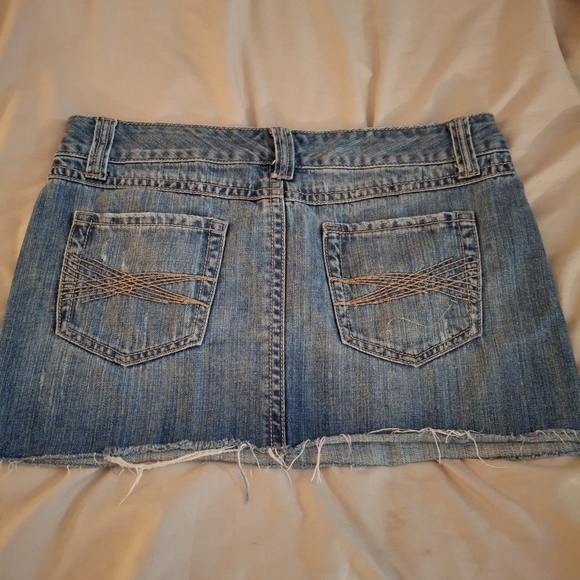Aeropostale Women's Blue Distressed Denim Mini Skirt Casual Style - Picture 5 of 5